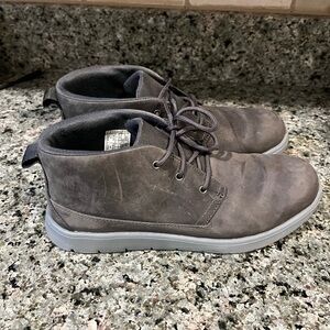 Ugg big boys shoes 5 grey color
